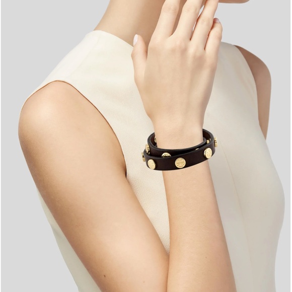 Tory Burch miller raised logo in goldplate, black leather double wrap bracelet. - Picture 1 of 8